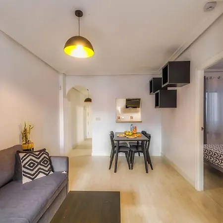 Urbain Cosy - En - 5 Minutes A Pied Torrevieja
